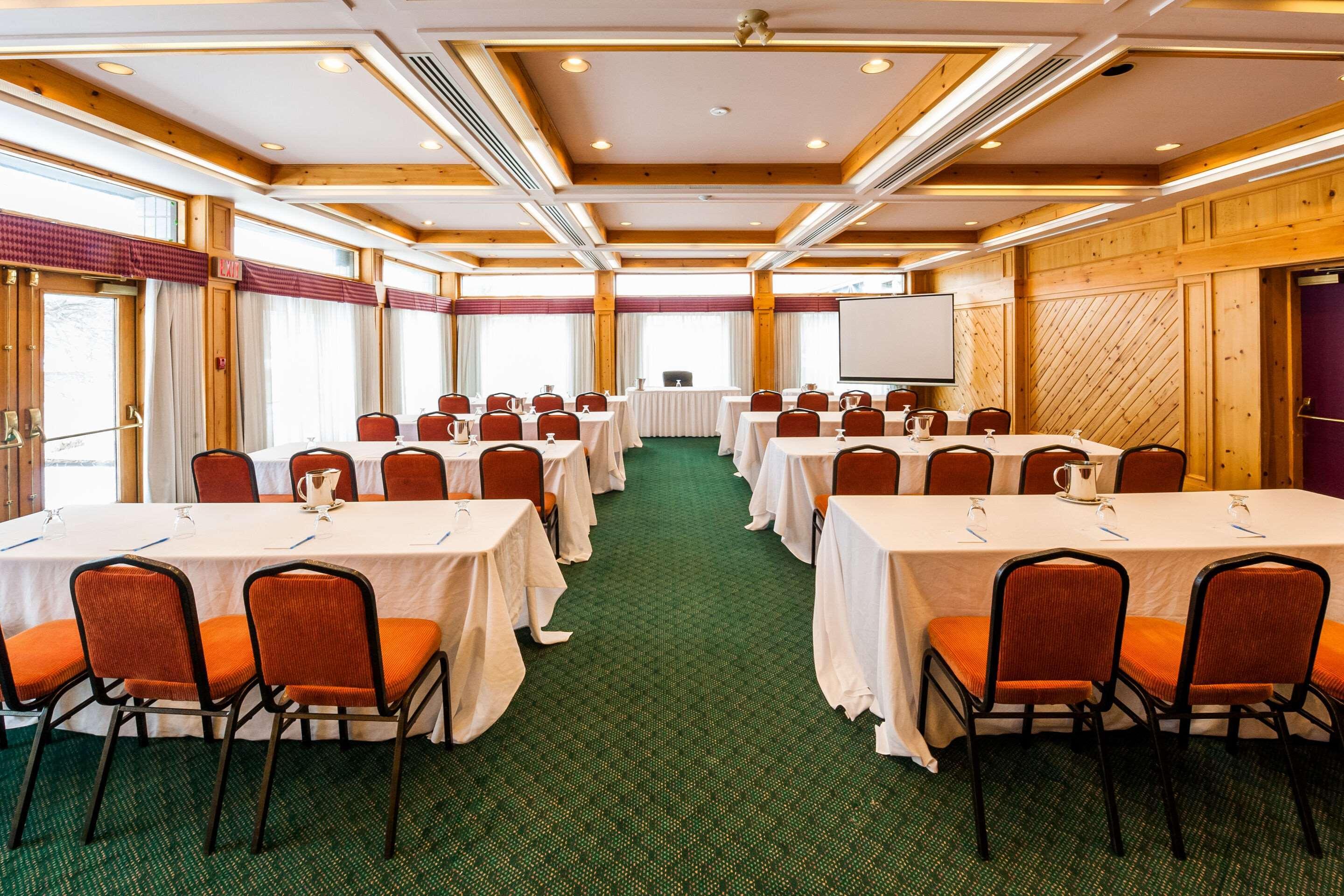 Pinestone Resort, Conference Centre, Spa & Golf Course Haliburton Esterno foto