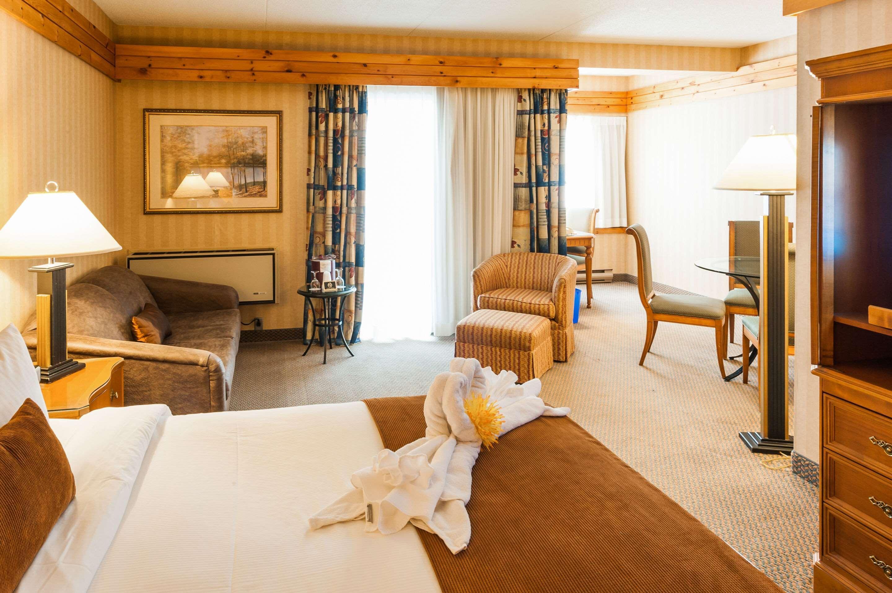 Pinestone Resort, Conference Centre, Spa & Golf Course Haliburton Esterno foto